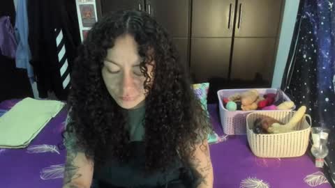  Wen  online show from 11-28-25, 08:22