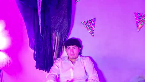 laura_and_kevin online show from 10-31-25, 02:07