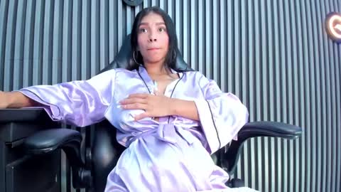 Laura online show from 01-20-25, 04:12