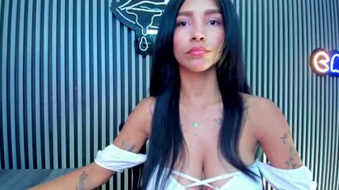 Laura online show from 01-21-25, 01:32