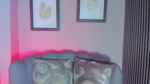 Laura online show from 02-05-25, 04:03