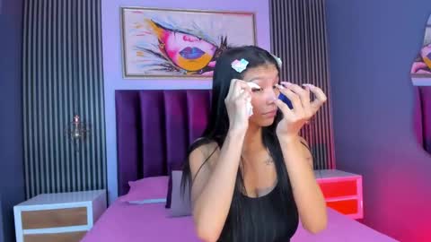 Laura online show from 03-11-25, 12:50