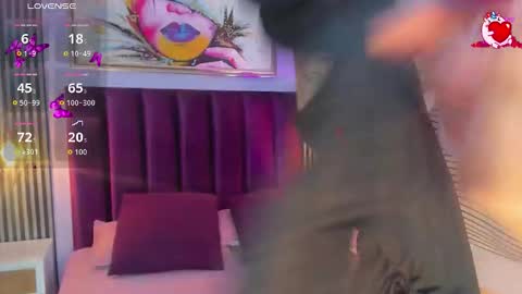 Laura online show from 10-28-25, 01:03