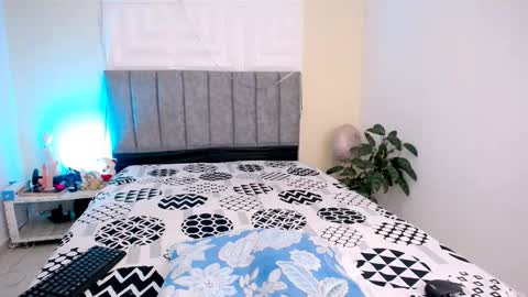 LAURA online show from 01-19-26, 02:43