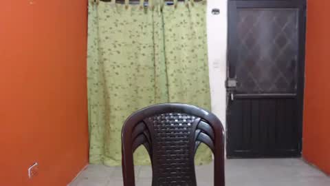 CALL ME LOVE  LAURA online show from 01-04-25, 06:41