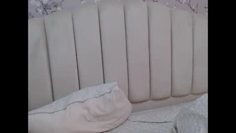 laura online show from 12-18-24, 05:04