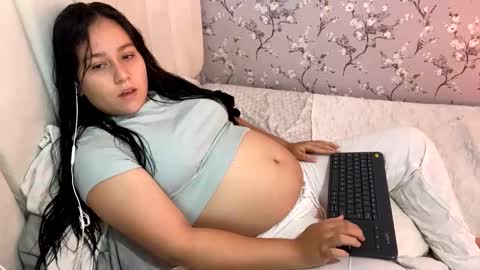 laura online show from 01-05-25, 02:38