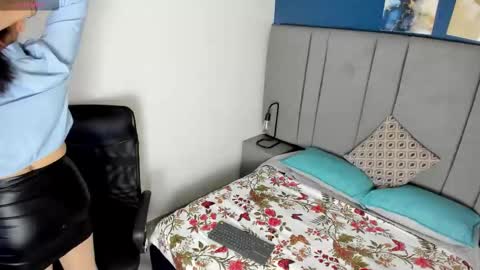 laura hotties online show from 01-14-26, 02:01