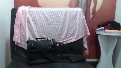  Laura  online show from 09-22-25, 01:46