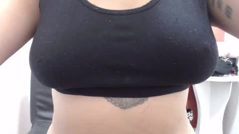  Laura  online show from 10-25-25, 02:56