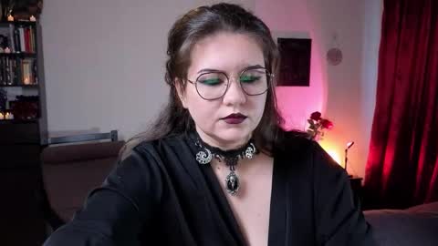 Miss Laura online show from 10-07-25, 02:03