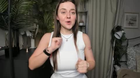 Snapshot of laura_mutti chatting on 10-23-25, 03:00 Samantha online show from 10-23-25, 03:00