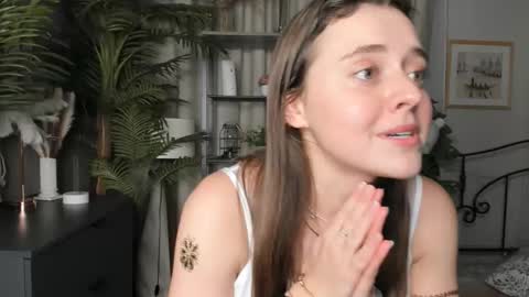 Snapshot of laura_mutti chatting on 10-30-25, 02:18 Samantha online show from 10-30-25, 02:18