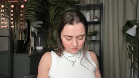 Snapshot of laura_mutti chatting on 11-21-25, 05:11 Samantha online show from 11-21-25, 05:11