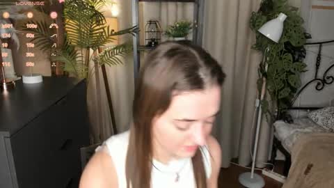 Snapshot of laura_mutti chatting on 11-23-25, 03:01 Samantha online show from 11-23-25, 03:01