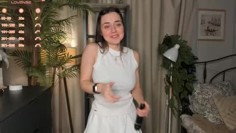 Snapshot of laura_mutti chatting on 12-04-25, 03:54 Samantha online show from 12-04-25, 03:54