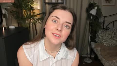 Snapshot of laura_mutti chatting on 12-05-25, 03:41 Samantha online show from 12-05-25, 03:41