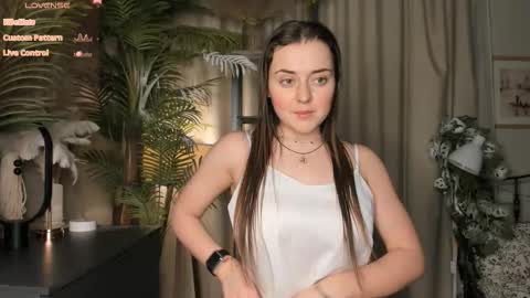 Snapshot of laura_mutti chatting on 12-14-25, 03:17 Samantha online show from 12-14-25, 03:17