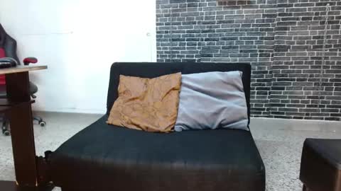 Snapshot of laura_nataly chatting on 01-11-25, 10:07 Laura online show from 01-11-25, 10:07