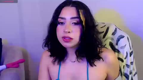 laura_pink01 online show from 09-15-25, 04:40