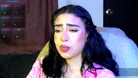 laura_pink01 online show from 11-26-25, 06:03