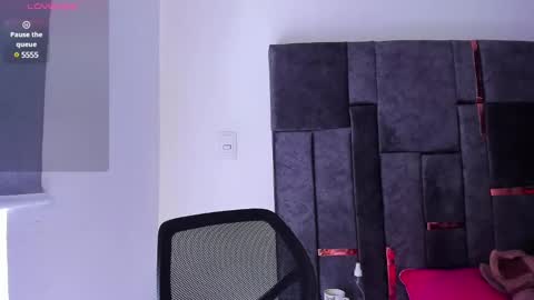 Laura Rose online show from 01-31-25, 04:38