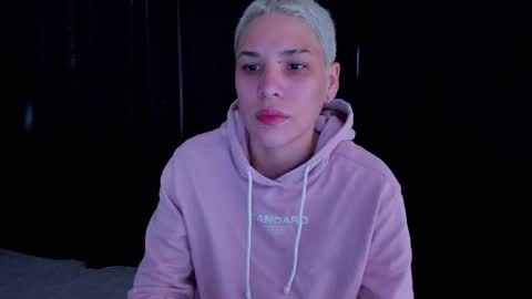 Laura Rose online show from 09-12-25, 06:19