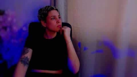 Laura Rose online show from 11-16-25, 06:02