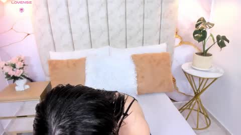 Laura Smith online show from 02-21-26, 08:10