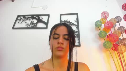 LAURA SOE online show from 02-02-25, 04:32