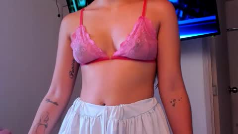 LAURA SOE online show from 10-18-25, 08:53