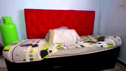 laura_sofia23 online show from 11-04-25, 05:34