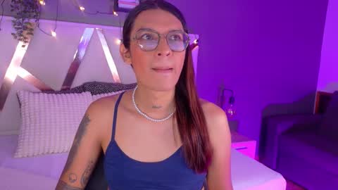 lauraagomezz__ online show from 10-10-25, 07:35