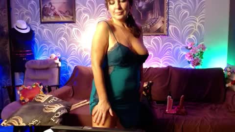 Laura online show from 12-15-24, 06:59