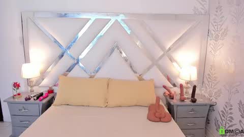 Laura online show from 03-12-25, 10:37