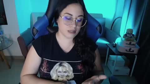 Snapshot of laurahawkes chatting on 12-15-24, 12:18 laura online show from 12-15-24, 12:18