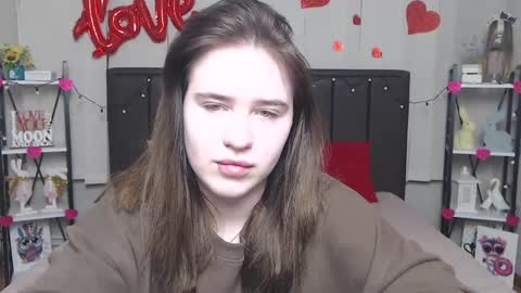 LauraHlot online show from 03-10-25, 06:45