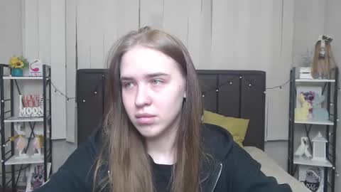 LauraHlot online show from 09-20-25, 06:03