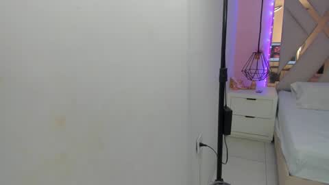 laura  online show from 02-14-26, 06:37