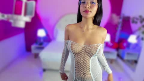 Laura MartinGMT-5 2200-0600 online show from 01-12-25, 01:21