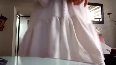 Laura online show from 12-10-24, 09:33