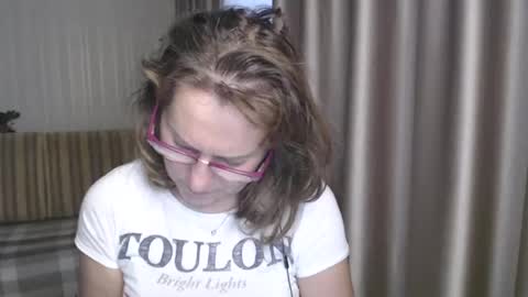 Lauraoven1 online show from 12-27-24, 08:24