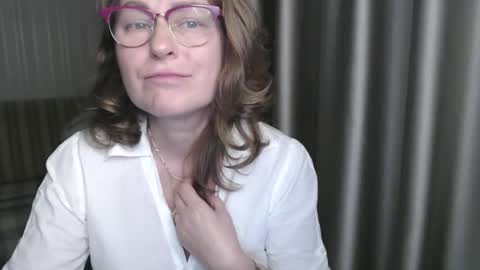 Lauraoven1 online show from 01-05-25, 07:39