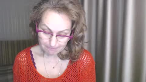 Lauraoven1 online show from 01-09-25, 06:26