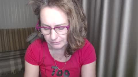 Lauraoven1 online show from 01-12-25, 06:16