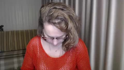Lauraoven1 online show from 01-22-25, 05:28