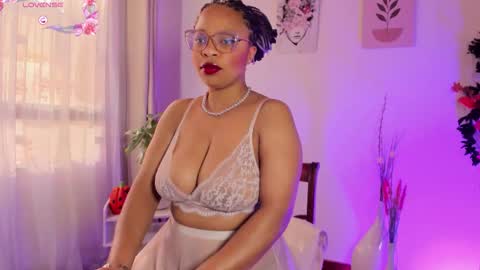Snapshot of lauraricci_ chatting on 10-15-25, 11:54 Laurita Aries online show from 10-15-25, 11:54