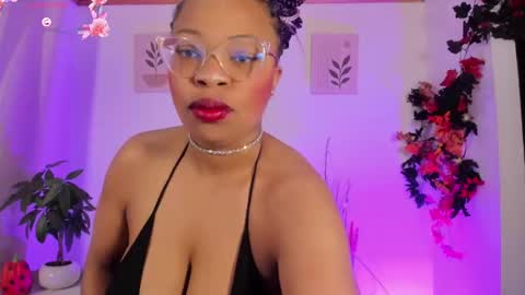 Snapshot of lauraricci_ chatting on 10-21-25, 11:11 Laurita Aries online show from 10-21-25, 11:11