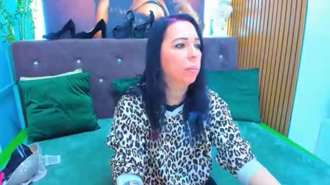 Laura online show from 01-13-26, 04:29