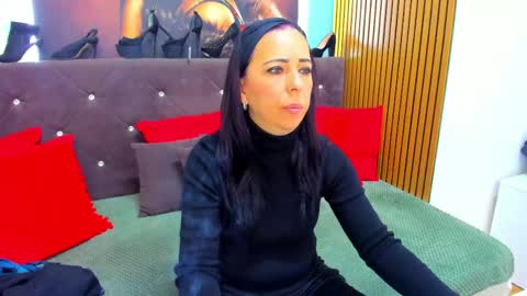 Laura online show from 04-16-26, 03:18